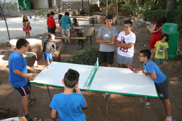 Vídeo. Un total de 65 niños y niñas participan en el campamento de "Las Alquerías", que organiza "Ecoespuña-La Hojarasca" con la colaboración de la Mancomunidad Turística de Sierra Espuña