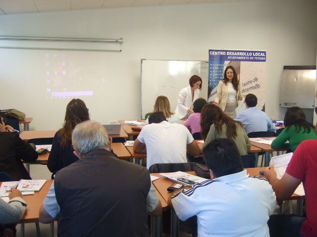   Arrancan los talleres formativos de Coaching para emprender organizados por la Concejala de Fomento y la Organizacin Murciana de Mujeres Empresarias y Profesionales
