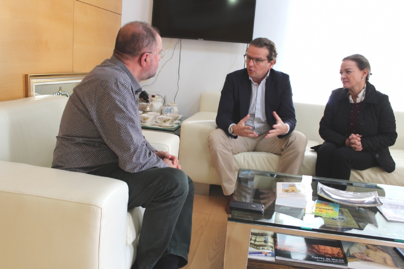 El alcalde mantiene un encuentro con responsables de la Confederacin Comarcal de Organizaciones Empresariales de Lorca (CECLOR) para establecer lneas conjuntas de actuacin 
