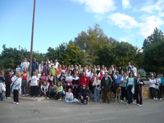 ARRANCA EL PROGRAMA "HAZ DEPORTE, HAZ SALUD", ORGANZIADO POR LA CONCEJALÍA DE DEPORTES, CON LA CAMINATA POPULAR, QUE CONTÓ CON LA PARTICIPACIÓN DE MÁS DE 200 PERSONAS