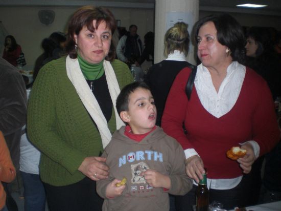 UN TOTAL DE 160 FAMILIAS DE LA ASOCIACIN DE PADRES Y MADRES DEL COLEGIO COMARCAL-DEITANIA CELEBRAN UNA CONVIVENCIA EN EL CENTRO MUNICIPAL DE PERSONAS MAYORES