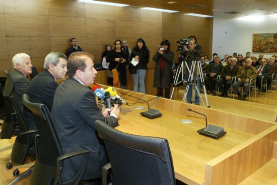 EL CONSEJERO DE PRESIDENCIA Y AUTORIDADES MUNICIPALES INAUGURAN LAS OBRAS DE AMPLIACIN DEL NUEVO AYUNTAMIENTO DE TOTANA
