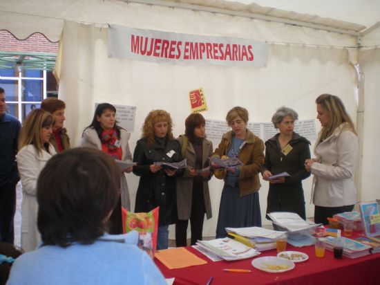 TOTANA SE SUMA A LA IGUALDAD DE OPORTUNIDADES A TRAVS DE UNA JORNADA DE CONVIVENCIA ORGANIZADA POR LA ASOCIACIN DE MUJERES EMPRESARIAS Y PROFESIONALES DE TOTANA CON LA REALIZACIN DE TALLERES Y ACTIVIDADES 
