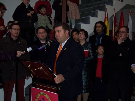LA HERMANDAD DE JESS EN EL CALVARIO Y LA SANTA CENA INAUGURA SU NUEVA SEDE ANTE LA PRESENCIA DE AUTORIDADES MUNICIPALES