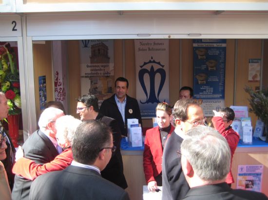 EL CONCEJAL DE BIENESTAR SOCIAL ASISTE A LA INAUGURACIÓN DEL STAND CON EL QUE LA ASOCIACIÓN "SALUS INFIRMORUM" DE TOTANA PARTICIPA EN LAS "IX JORNADAS INTERNACIONALES DE CARIDAD Y VOLUNTARIADO UCAM 2010"