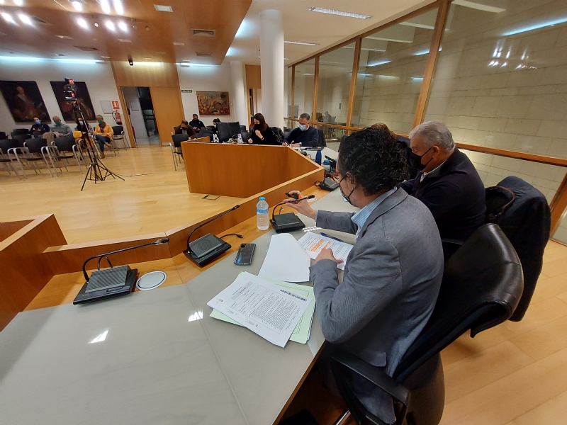 Se da cuenta en la sesin plenaria de la dedicacin exclusiva de la nueva concejala Marta Sobejano, y de la incorporacin del edil Victor Balsas como concejal no adscrito