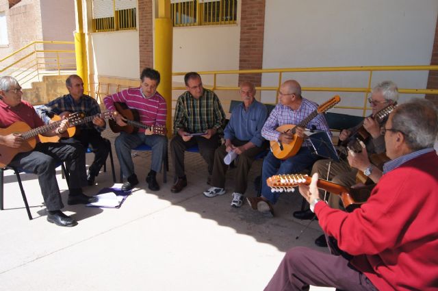   EL COLEGIO SAN JOSÉ CLAUSURA SU SEMANA CULTURAL "TOTANA MI QUERER" CON LA ENTREGA DEL GARABAZO Y EL CANTO DE LAS CUADRILLAS