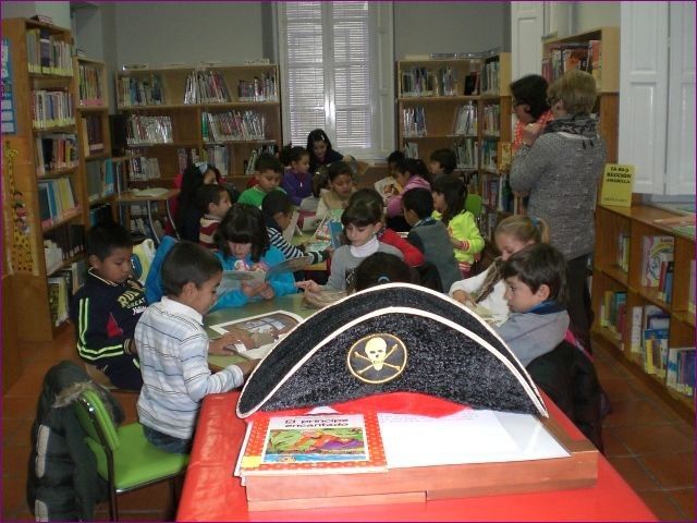 Concluye el programa de Animacin a la Lectura dirigido a escolares, organizado por la Biblioteca municipal Mateo Garca durante el curso 2015/16