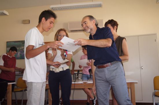 UN TOTAL DE ONCE JÓVENES ALUMNOS FINALIZAN SU CURSO 2011/12 EN EL AULA OCUPACIONAL Y PROSEGUIRÁN SUS ESTUDIOS EN PROGRAMAS DE CUALIFICACIÓN PROFESIONAL INICIAL