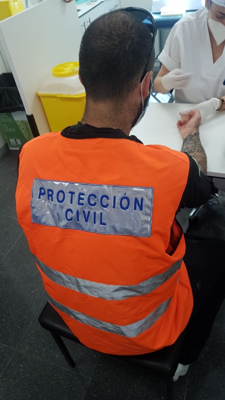 Agentes de la Polica Local y voluntarios de Proteccin Civil se someten a test de inmunidad para la deteccin de anticuerpos del COVID-19