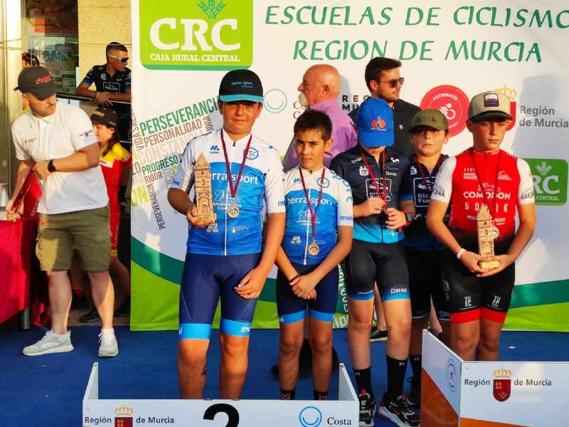 El ciclista totanero Luis Cayuela Cnovas, del Club Juan Zurano de Lorca, claro vencedor del XXX Memorial Enrique Rosa