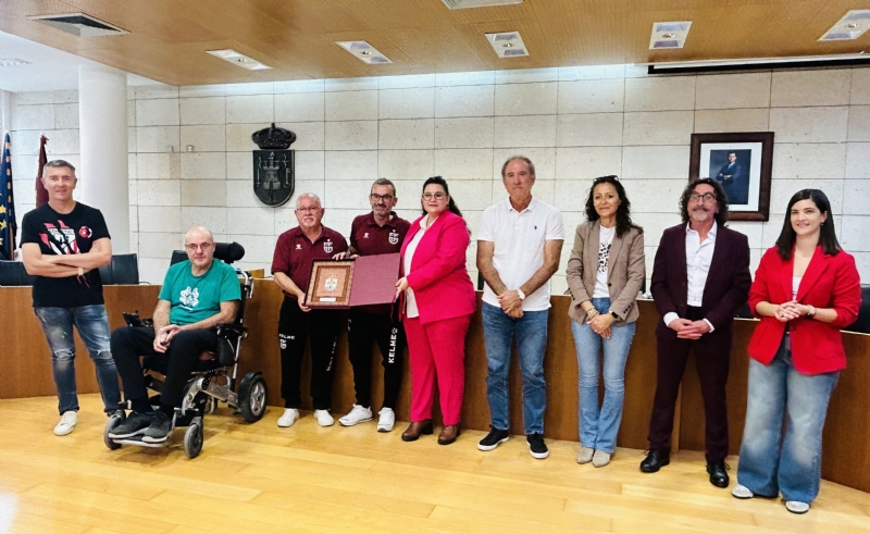 Recepción institucional a las delegaciones de la Selección de Veteranos de la FFRM y la Asociación del Athletic de Bilbao, en la previa del partido benéfico en favor de la Asociación ELA Región de Murcia Recepción institucional a las delegaciones de la Selección de Veteranos de la FFRM y la Asociación del Athletic de Bilbao, en la previa del partido benéfico en favor de la Asociación ELA Región de Murcia