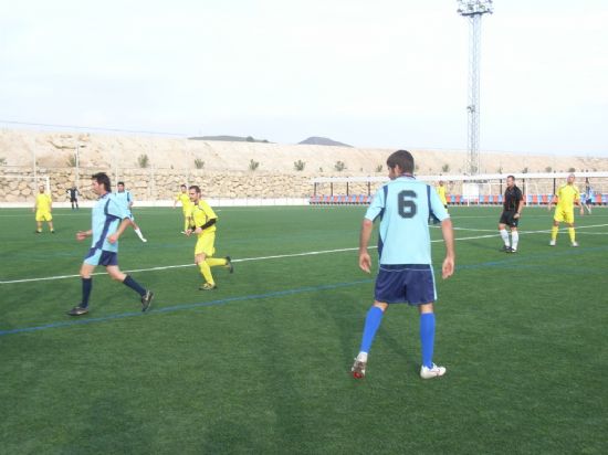 "MUEBLES MONDRIÁN" SE PROCLAMA EL NUEVO LÍDER DE LA LIGA DE FÚTBOL AFICIONADO "JUEGA LIMPIO", TRAS EL EMPATE DE "LOS PACHUCHOS" FRENTE A LA PEÑA MADRIDISTA "LA DÉCIMA"