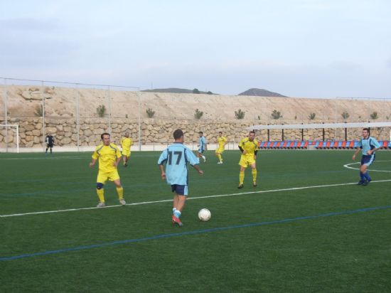 "MUEBLES MONDRIÁN" SE PROCLAMA EL NUEVO LÍDER DE LA LIGA DE FÚTBOL AFICIONADO "JUEGA LIMPIO", TRAS EL EMPATE DE "LOS PACHUCHOS" FRENTE A LA PEÑA MADRIDISTA "LA DÉCIMA"