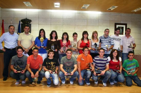 EL PLAZO PARA SOLICITAR LAS BECAS PARA LOS DEPORTISTAS DESTACADOS DEL MUNICIPIO, CONOVOCADAS POR EL AYUNTAMIENTO DE TOTANA, FINALIZA MAÑANA JUEVES 26 DE NOVIEMBRE