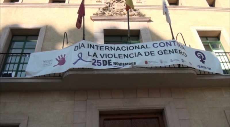 Vdeo. La Concejala de Igualdad celebra el acto institucional de lectura del Manifiesto contra la Violencia de Gnero por el 25-N