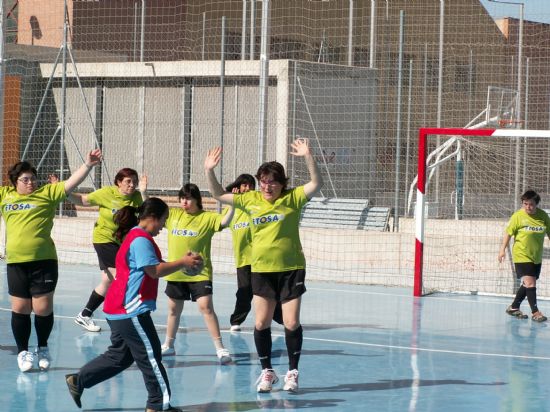 UN TOTAL DE 20 ALUMNOS DEL CENTRO OCUPACIONAL JOS MOYA PARTICIPAN EN EL CAMPEONATO REGIONAL DE BALONMANO CELEBRADO EN MURCIA