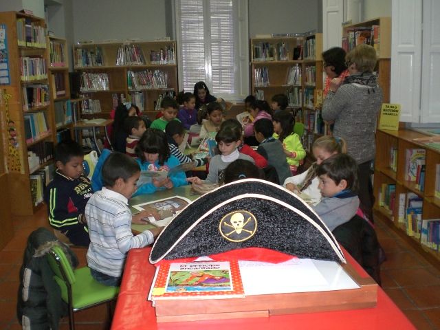 La actividad de animacin a la lectura El Tesoro Del Pirata contar con la participacin de quince grupos de segundo de Educacin Primaria de los centros docentes de Totana