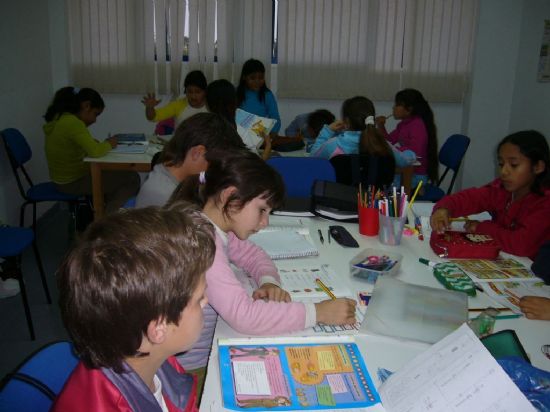 EL PROYECTO DE PROMOCIN EDUCATIVA CONSOLIDA SU ACTUACIN EN EL SEGUNDO TRIMESTRE DEL CURSO ESCOLAR BENEFICIANDO SEMANALMENTE A MS DE 120 NIOS Y JVENES DE LA LOCALIDAD