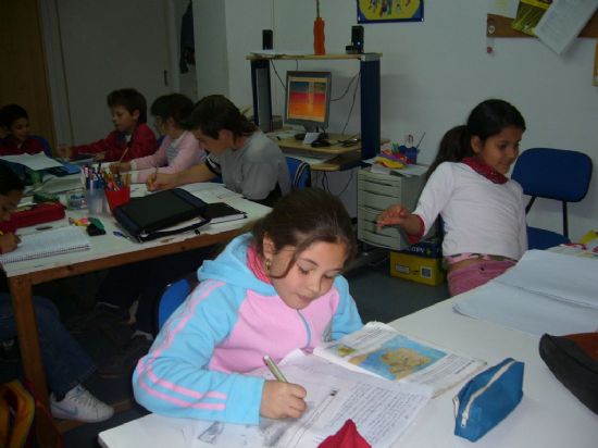 EL PROYECTO DE PROMOCIN EDUCATIVA CONSOLIDA SU ACTUACIN EN EL SEGUNDO TRIMESTRE DEL CURSO ESCOLAR BENEFICIANDO SEMANALMENTE A MS DE 120 NIOS Y JVENES DE LA LOCALIDAD