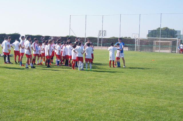Un total de 42 niños participan en el II Campamento de Verano del Real Murcia CF que se está celebrando en Las Alquerías, con la colaboración del Ayuntamiento  