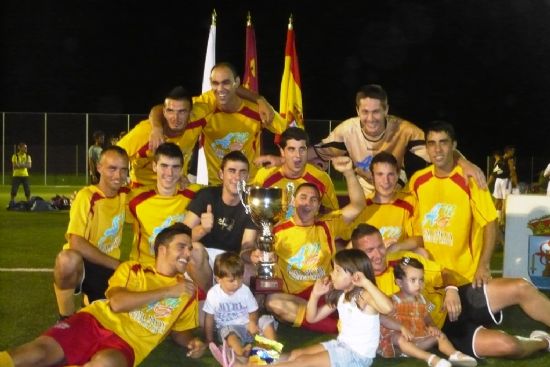 EL EQUIPO DE "LA HOYA" SE PROCLAMA CAMPEÓN DE LAS "12 HORAS DE FÚTBOL 7", ORGANIZADAS POR LA CONCEJALÍA DE DEPORTES, QUE CONTÓ CON LA PARTICIPACIÓN DE MÁS DE 300 FUTBOLISTAS