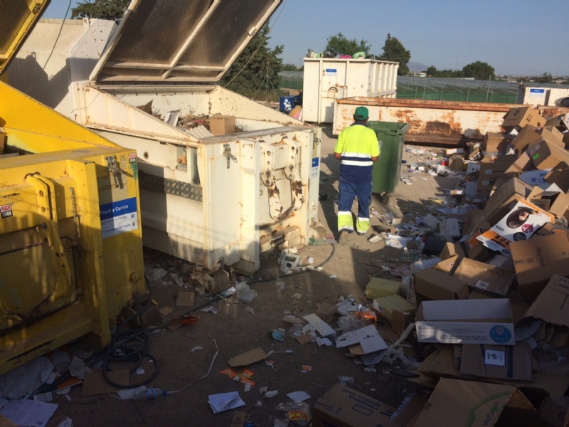 Los escombros de obras menores, los voluminosos, maderas y electrodomsticos son los residuos domsticos ms depositados en el ecoparque municipal