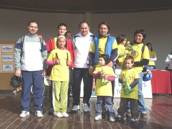 EL DA DE LA BICICLETA, ENMARCADO EN EL PROGRAMA HAZ DEPORTE, HAZ SALUD, CONGREGA A UN MILLAR DE CICLISTAS EN EL MUNICIPIO