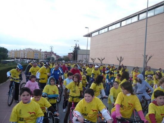 EL DA DE LA BICICLETA, ENMARCADO EN EL PROGRAMA HAZ DEPORTE, HAZ SALUD, CONGREGA A UN MILLAR DE CICLISTAS EN EL MUNICIPIO