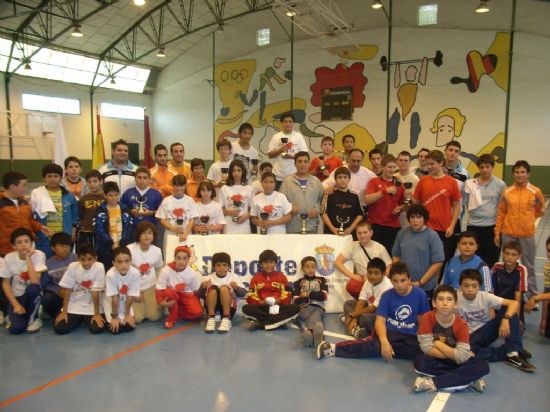 LA CONCEJALÍA DE DEPORTES ORGANIZA UN TORNEO ESCOLAR DE BÁDMINTON, ENMARCADO EN EL PROGRAMA DE DEPORTE ESCOLAR, QUE CONTÓ CON LA PARTICIPACIÓN DE 80 ESCOLARES DE LOS CENTROS DE ENSEÑANZA DE TOTANA