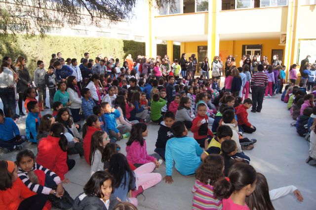 EL CONSEJERO DE EDUCACIÓN  Y LA ALCALDESA DE TOTANA VISITAN EL NUEVO AULARIO DEL CEIP "COMARCAL-DEITANIA QUE HA ENTRADO EN FUNCIONAMIENTO EN EL PRESENTE CURSO ESCOLAR 2013/14 Y SE HA PRESENTADO A TODA LA COMUNIDAD EDUCATIVA