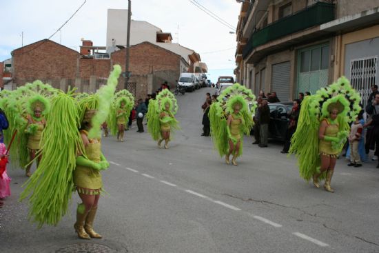 MILES DE PERSONAS SE ECHAN A LA CALLE PARA DISFRUTAR DE LOS DESFILES DE CARNAVAL INFANTIL Y DE ADULTOS