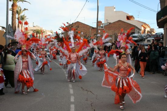 MILES DE PERSONAS SE ECHAN A LA CALLE PARA DISFRUTAR DE LOS DESFILES DE CARNAVAL INFANTIL Y DE ADULTOS