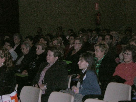 LA CONCEJAL DE MUJER E IGUALDAD DE OPORTUNIDADES Y LA DIRECTORA DEL INSTITUTO DE LA MUJER INICIAN EL PROGRAMA DE ACTIVIDADES CON MOTIVO DEL DA DE LA MUJER CON LA PONENCIA EL PAPEL DE LA FAMILIA. EDUCAR EN VALORES. LA AUTOESTIMA