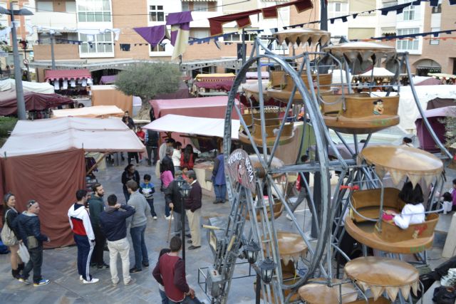 Un gran Mercado Medieval sumerge durante este fin de semana las calles del centro de la ciudad de Totana en una fiesta para los sentidos