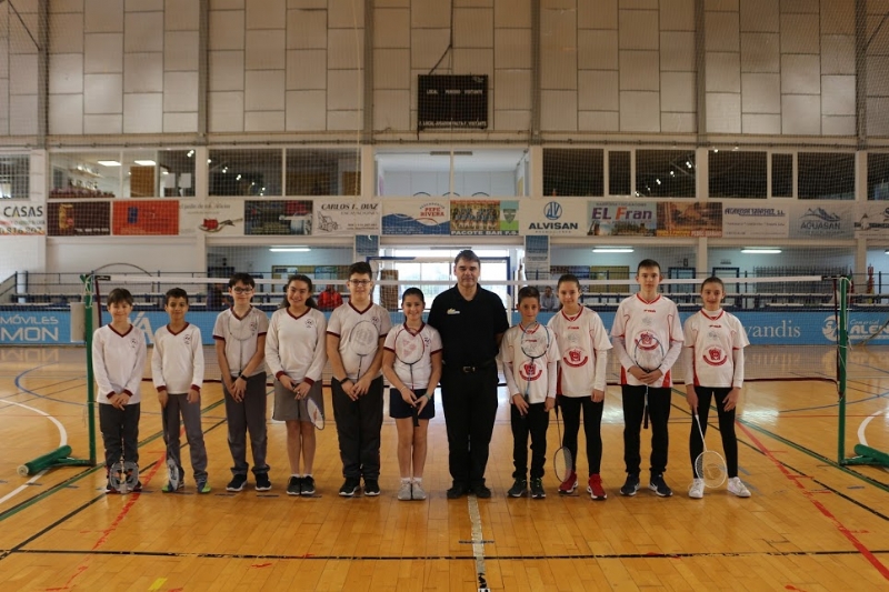 El Colegio Reina Sofía participó en la Final Regional de Bádminton de Deporte Escolar, consiguiendo un meritorio cuarto puesto en la categoría alevín
