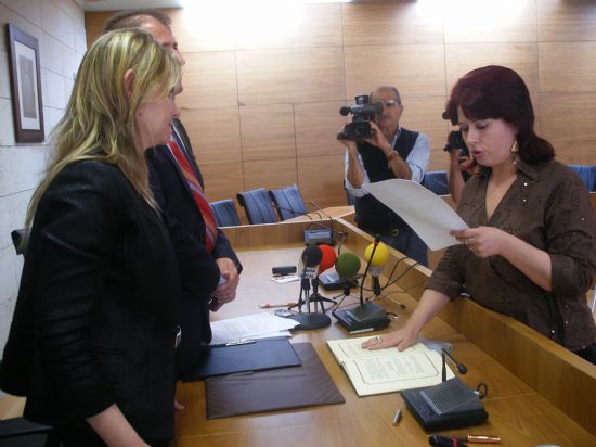 TOMAN POSESIN 7 FUNCIONARIOS POR PROMOCIN INTERNA, DE LOS QUE 5 SON ADMINISTRATIVOS Y 2 ESPECIALISTAS DE OFICIOS VARIOS