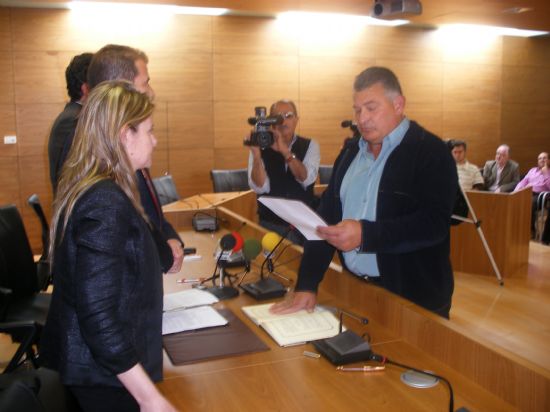 TOMAN POSESIN 7 FUNCIONARIOS POR PROMOCIN INTERNA, DE LOS QUE 5 SON ADMINISTRATIVOS Y 2 ESPECIALISTAS DE OFICIOS VARIOS