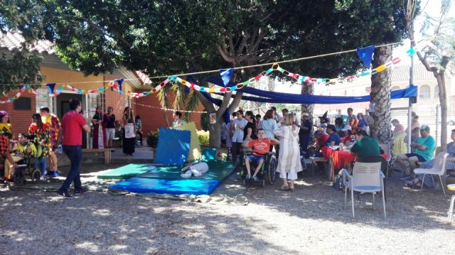 Los Centros de Da para la Discapacidad de Totana organizan una Fiesta Medieval para fomentar las habilidades sociales y comunicativas de los usuarios