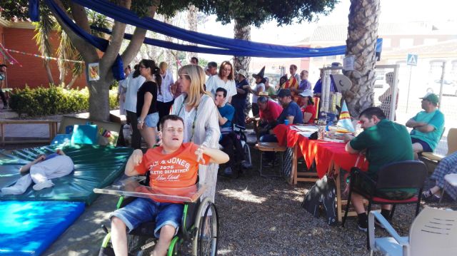 Los Centros de Día para la Discapacidad de Totana organizan una Fiesta Medieval para fomentar las habilidades sociales y comunicativas de los usuarios
