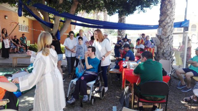 Los Centros de Día para la Discapacidad de Totana organizan una Fiesta Medieval para fomentar las habilidades sociales y comunicativas de los usuarios
