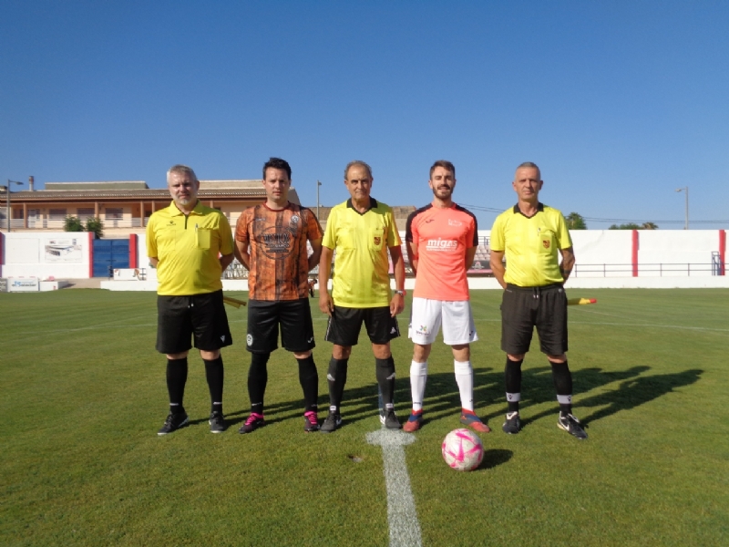 Se hace entrega de los trofeos de la Liga de Fútbol Aficionado 2022/23 "Enrique Ambit Palacios", coincidiendo con la disputa de la final de la Copa