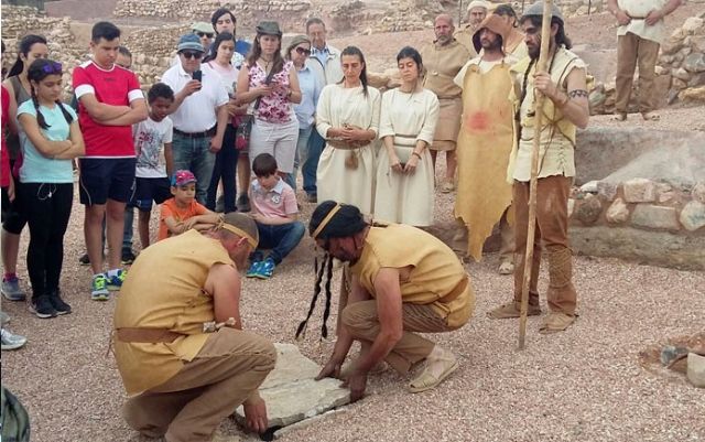 La Concejala de Yacimientos Arqueolgicos promover tras el verano un encuentro de municipios de la cultura argrica para pedir que sta sea declarada por la UNESCO patrimonio de la humanidad