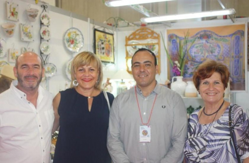 La concejal de Artesana asiste a la inauguracin de la XXXV Feria de Artesana de la Regin de Murcia (FERAMUR), que ha abierto sus puertas en el nuevo Centro de Congresos de Lorca