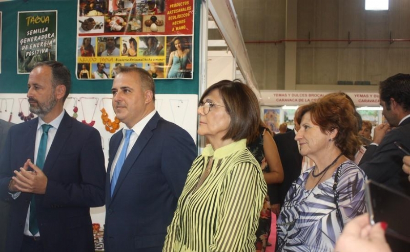 La concejal de Artesana asiste a la inauguracin de la XXXV Feria de Artesana de la Regin de Murcia (FERAMUR), que ha abierto sus puertas en el nuevo Centro de Congresos de Lorca