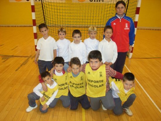 LA III JORNADA DE JUEGOS ESCOLARES DEL PROGRAMA DEPORTE ESCOLAR ACOGE LA PARTICIPACIN DE LOS ALUMNOS DE PRIMARIA DE LOS CENTROS EDUCATIVOS DE LA LOCALIDAD