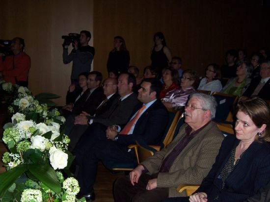 EL IES PRADO MAYOR DE LA LOCALIDAD RECIBE EL PREMIO PIZARRA DE PLATA, AL ESFUERZO Y VALORES EN EDUCACIN EN LA REGIN, ANTE LA PRESENCIA DE AUTORIDADES MUNICIPALES