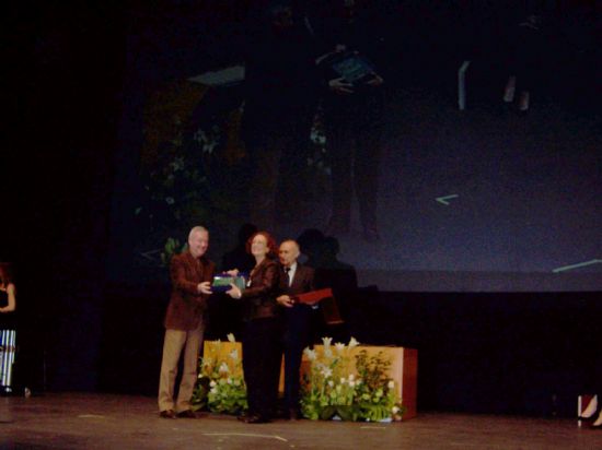 EL IES PRADO MAYOR DE LA LOCALIDAD RECIBE EL PREMIO PIZARRA DE PLATA, AL ESFUERZO Y VALORES EN EDUCACIN EN LA REGIN, ANTE LA PRESENCIA DE AUTORIDADES MUNICIPALES