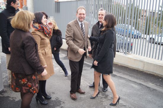 EL CONSEJERO DE EDUCACIÓN INAUGURA EN TOTANA EL NUEVO COLEGIO "LA CRUZ", CONSTRUIDO EN LA URBANIZACIÓN "LA RAMBLICA" Y EN EL QUE LA COMUNIDAD HA INVERTIDO MÁS DE TRES MILLONES DE EUROS