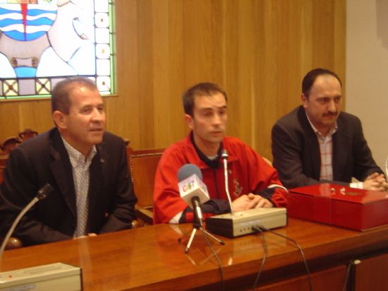 UNOS 200 AFICIONADOS DISFRUTARON DEL III TORNEO DE FTBOL SALA 
